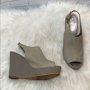 BP Dove Frey Suede Wedge Sandals Size 10